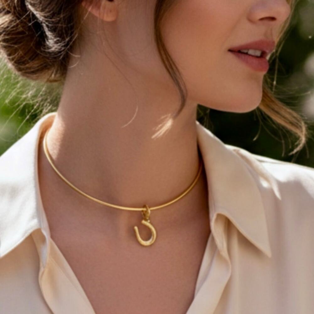 Madewell Horse Shoe Charm Wire Choker Necklace Antique Gold One Size NWT - Picture 1 of 12